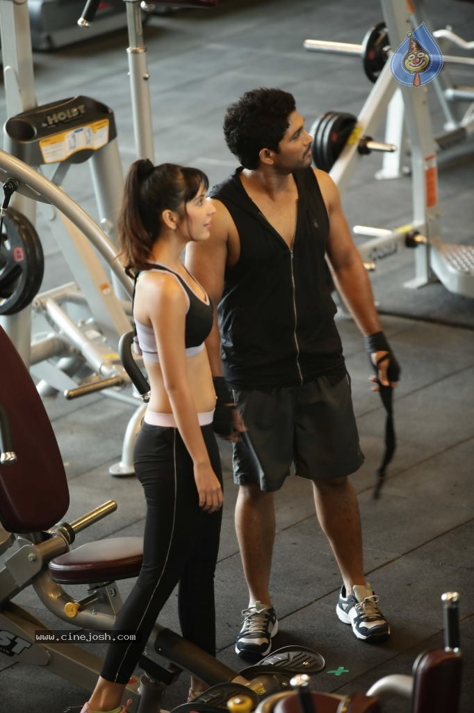 Allu Arjun as LOT Mobiles Brand Ambassador - 2 / 15 photos