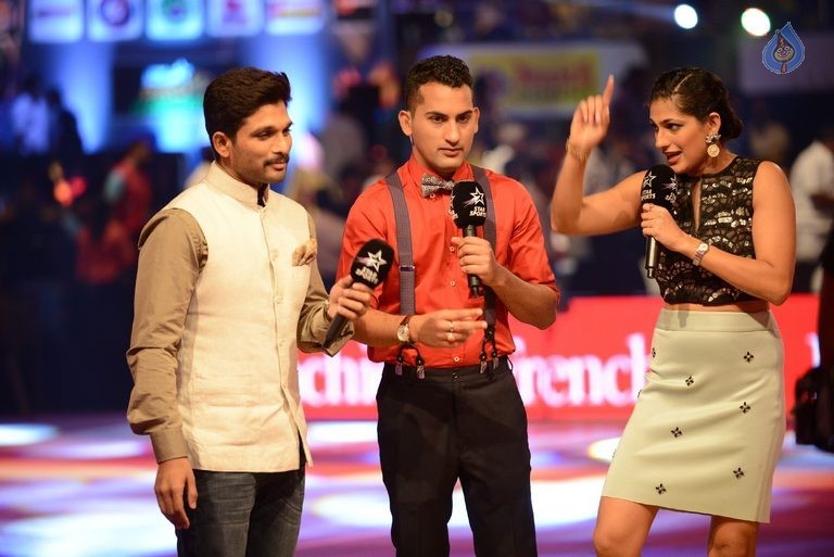 Allu Arjun at PRO Kabaddi League Match Photos - 24 / 102 photos