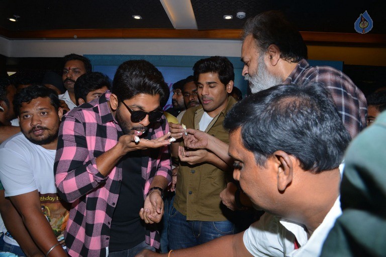 Allu Arjun Birthday Celebrations at FNCC - 3 / 40 photos
