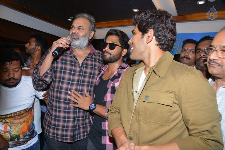 Allu Arjun Birthday Celebrations at FNCC - 5 / 40 photos