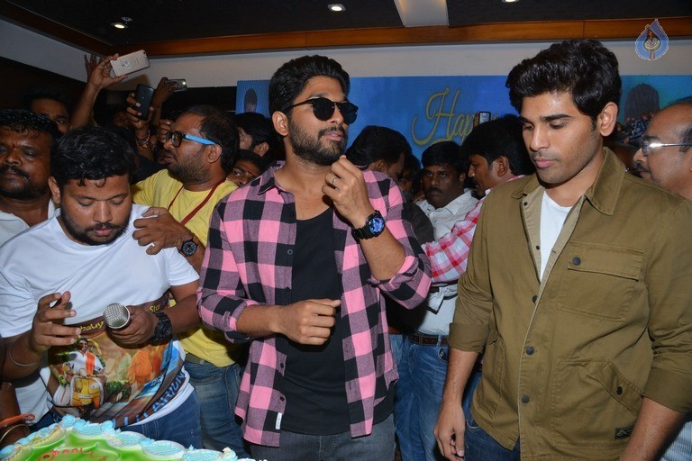 Allu Arjun Birthday Celebrations at FNCC - 9 / 40 photos