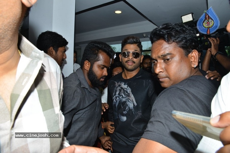 Allu Arjun Birthday Celebrations At Geetha Arts Office - 11 / 15 photos