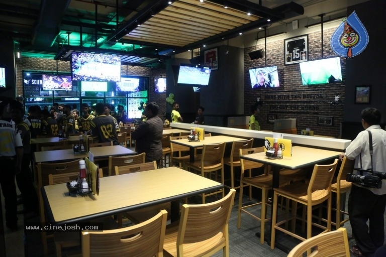 Allu Arjun Launches Buffalo Wild Wings Restaurant - 10 / 41 photos