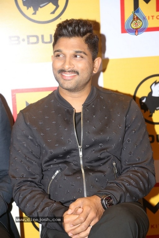 Allu Arjun Launches Buffalo Wild Wings Restaurant - 20 / 41 photos