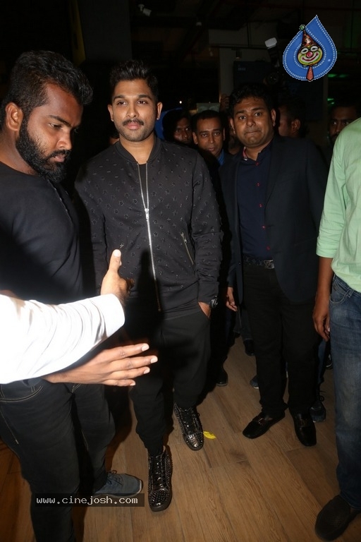 Allu Arjun Launches Buffalo Wild Wings Restaurant - 25 / 41 photos