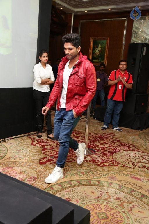 Allu Arjun Launches Hero Motocorp Bikes - 12 / 42 photos