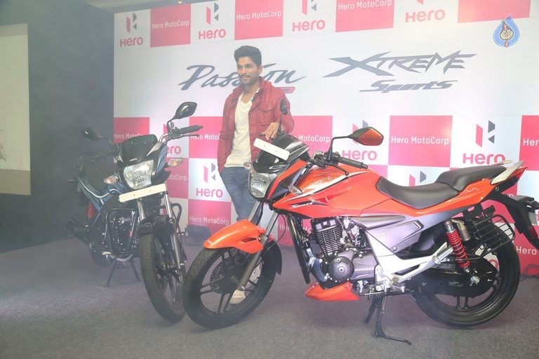 Allu Arjun Launches Hero Motocorp Bikes - 39 / 42 photos