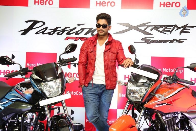 Allu Arjun Launches Hero Motocorp Bikes - 40 / 42 photos
