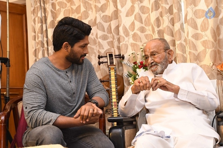 Allu Arjun Meets K Viswanath - 8 / 9 photos