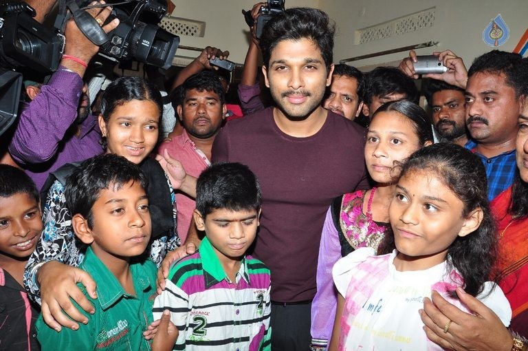 Allu Arjun Photos at Make A Wish Event - 42 / 59 photos
