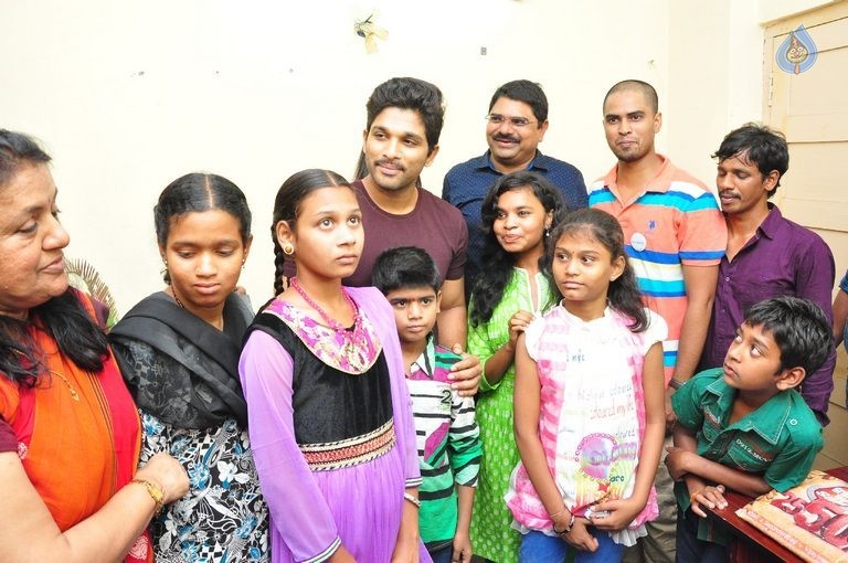 Allu Arjun Photos at Make A Wish Event - 43 / 59 photos