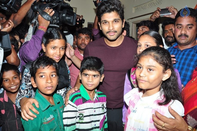 Allu Arjun Photos at Make A Wish Event - 44 / 59 photos
