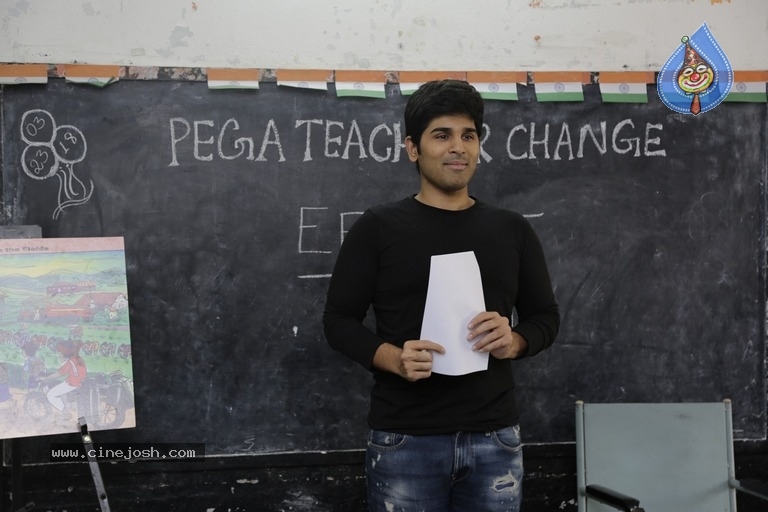 Allu Sirish At Government Primary School - 2 / 21 photos