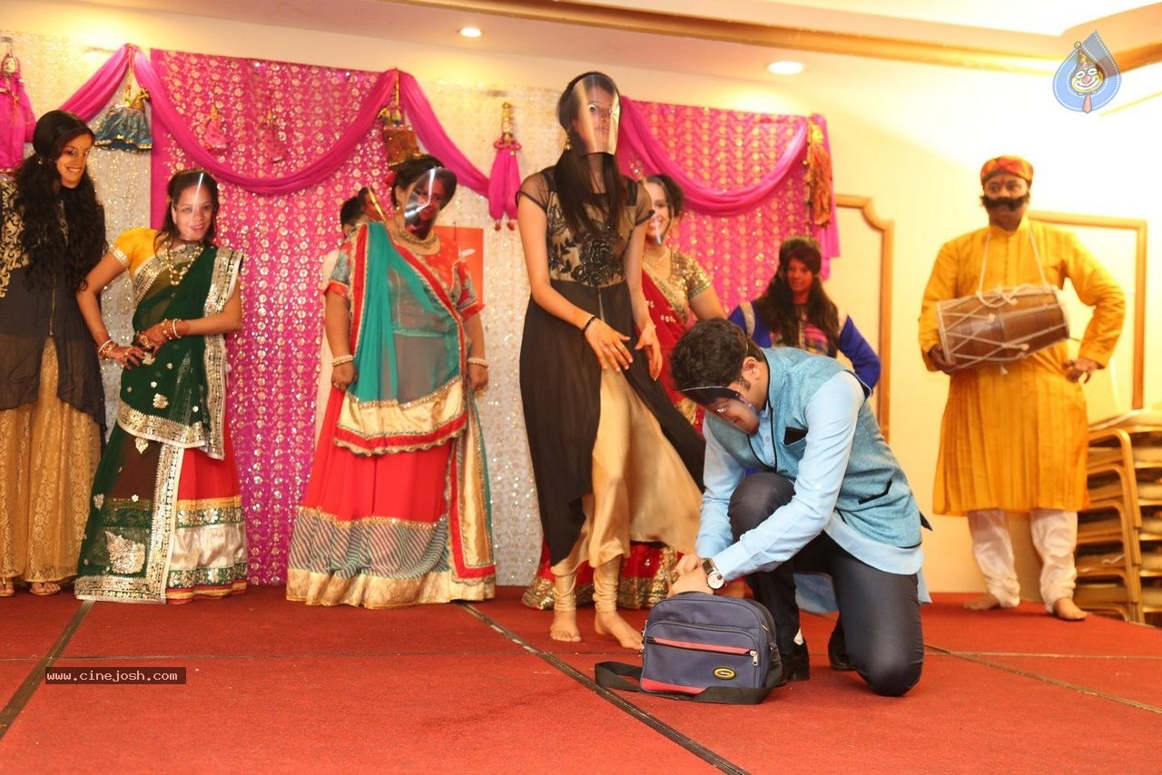 Alok Nahata and Sashi Nahata 25th Wedding Anniversary  - 14 / 128 photos