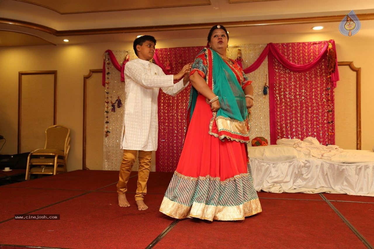 Alok Nahata and Sashi Nahata 25th Wedding Anniversary  - 28 / 128 photos