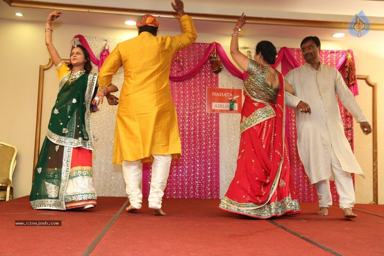 Alok Nahata and Sashi Nahata 25th Wedding Anniversary  - 35 / 128 photos