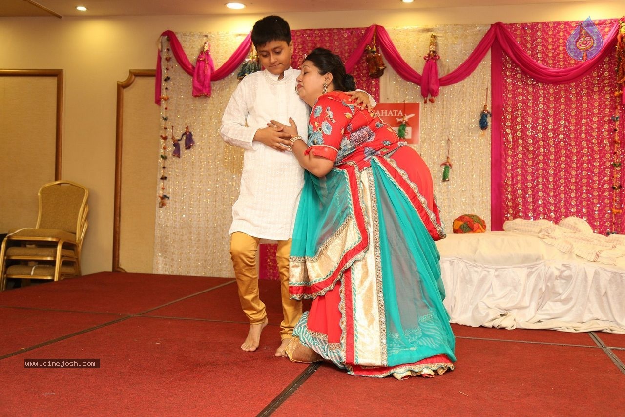 Alok Nahata and Sashi Nahata 25th Wedding Anniversary  - 43 / 128 photos