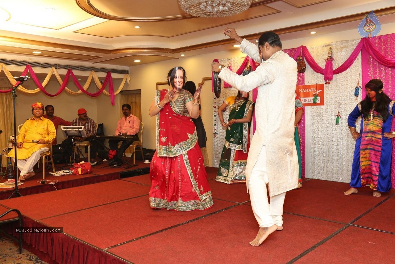 Alok Nahata and Sashi Nahata 25th Wedding Anniversary  - 66 / 128 photos