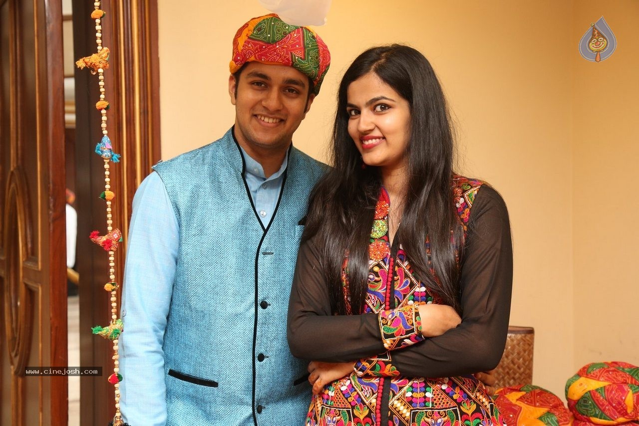 Alok Nahata and Sashi Nahata 25th Wedding Anniversary  - 94 / 128 photos