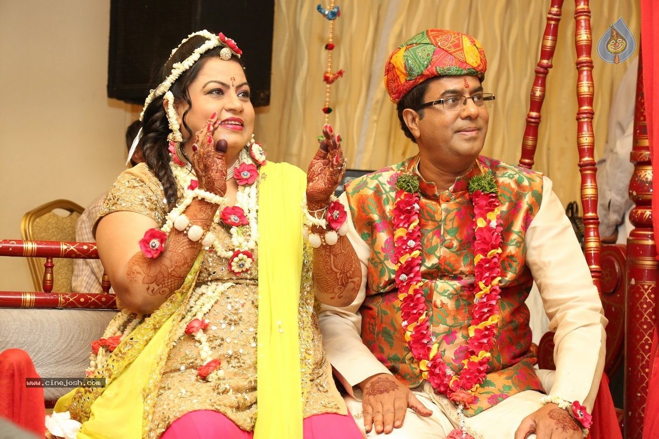 Alok Nahata and Sashi Nahata 25th Wedding Anniversary  - 101 / 128 photos