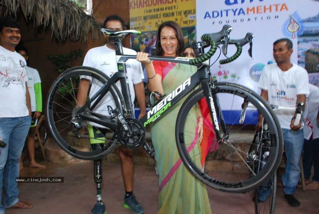 Amala at Aditya Mehta Foundation Event - 14 / 20 photos