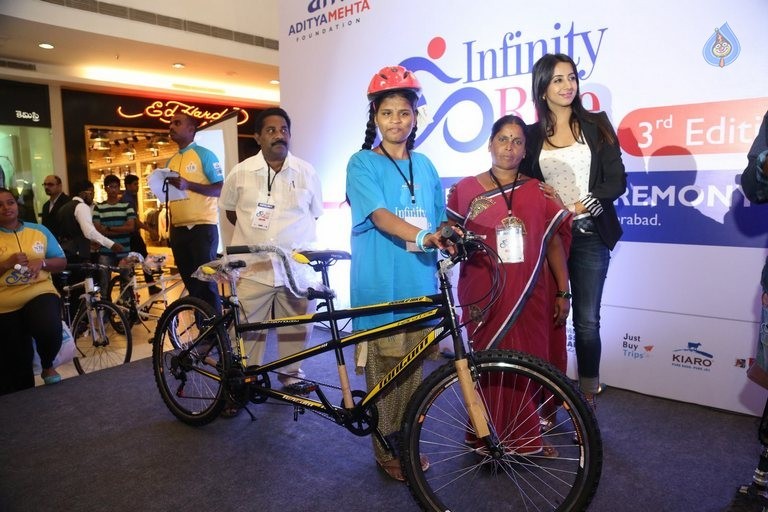 AMF Donation Presentation Event - 90 / 95 photos