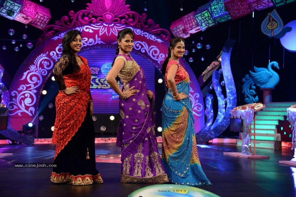 Anasuya at MAA Mahalakshmi Event - 50 / 105 photos