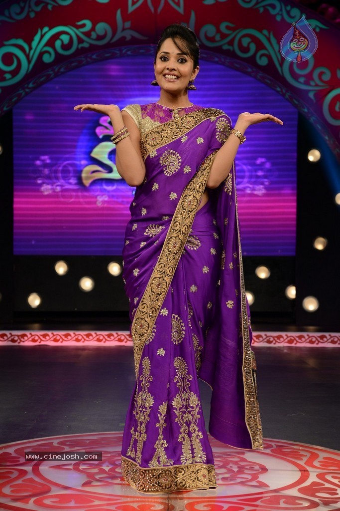 Anasuya at MAA Mahalakshmi Event - 84 / 105 photos