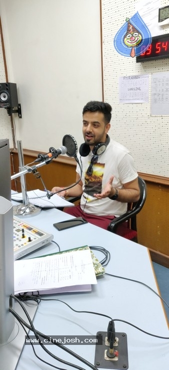 Anchor & RJ Nitish Kalia Photos - 2 / 4 photos