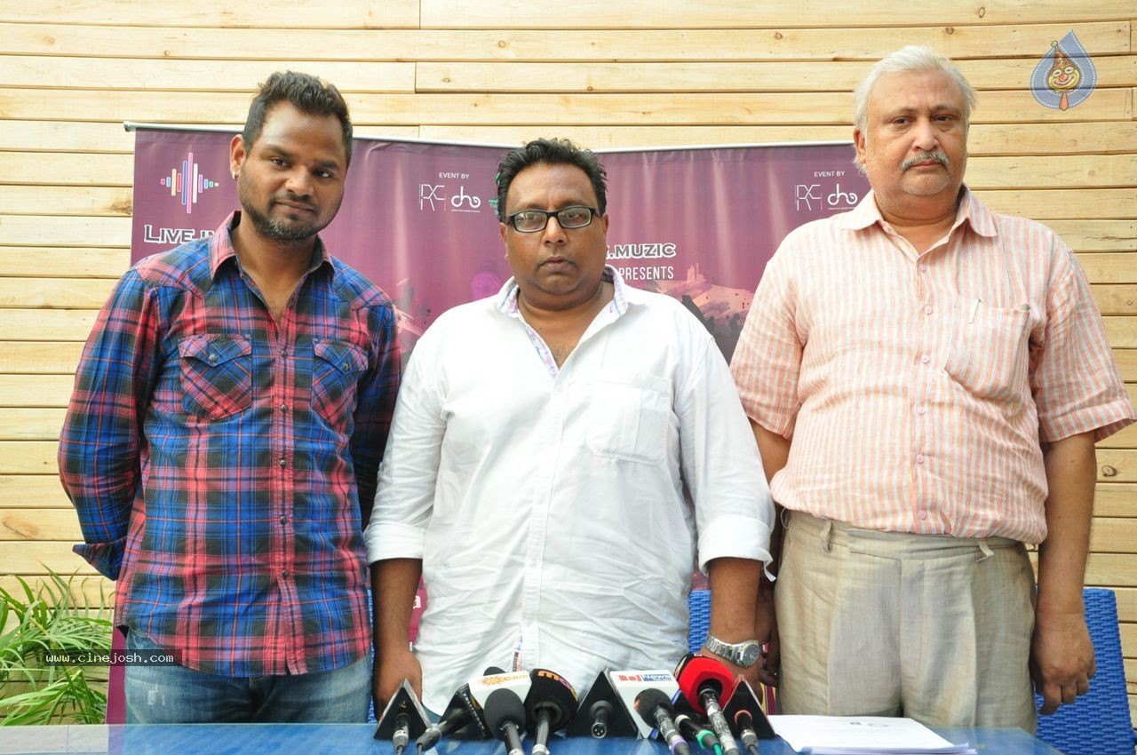 Ankit Tiwari Live Musical Concert Cancelled PM - 11 / 23 photos