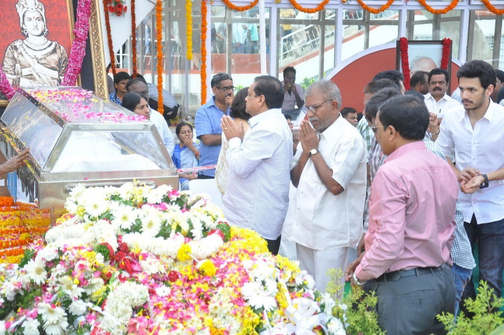 ANR Condolences Photos 04 - 29 / 280 photos