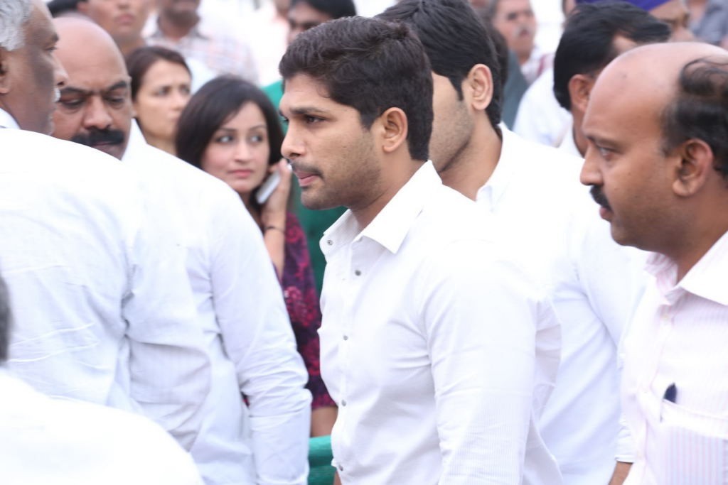 ANR Condolences Photos 04 - 31 / 280 photos