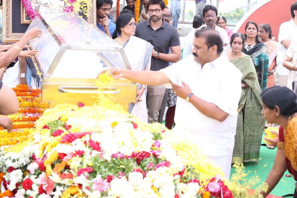 ANR Condolences Photos 04 - 94 / 280 photos