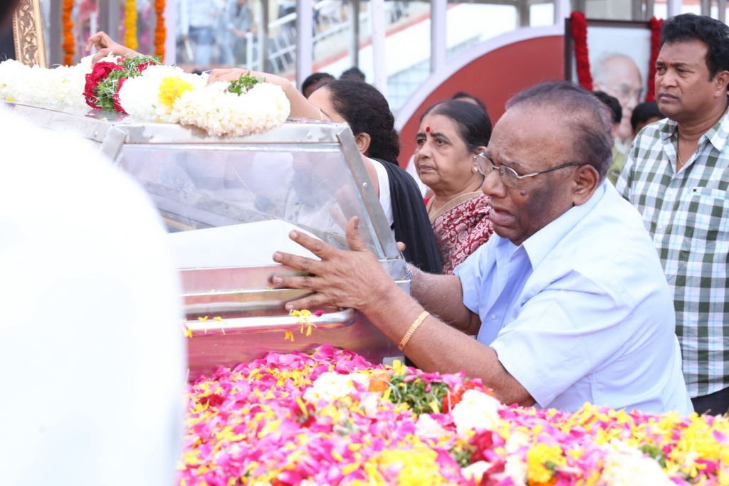 ANR Condolences Photos 04 - 119 / 280 photos