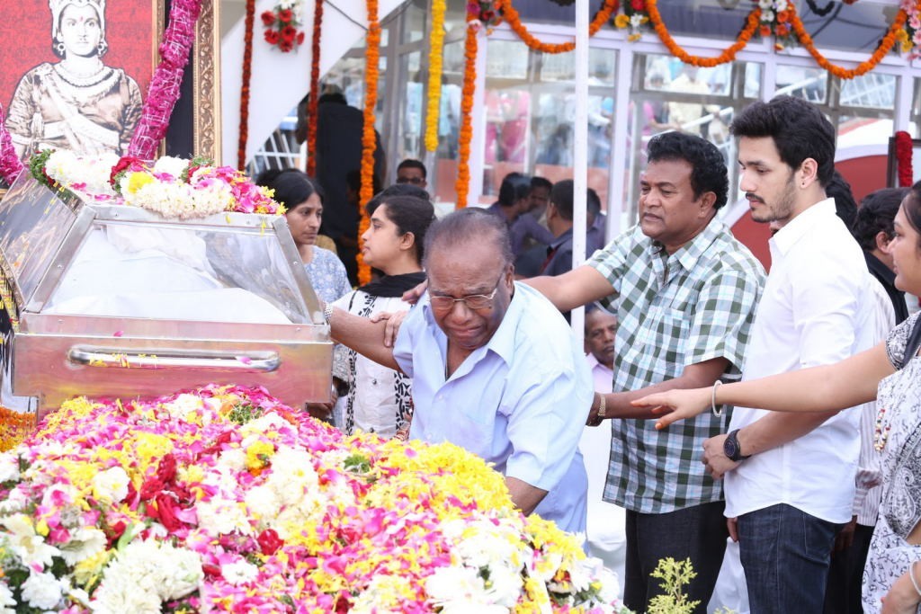 ANR Condolences Photos 04 - 213 / 280 photos