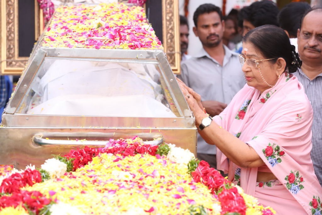 ANR Condolences Photos 05 - 22 / 138 photos