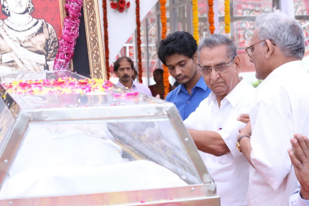 ANR Condolences Photos 05 - 134 / 138 photos