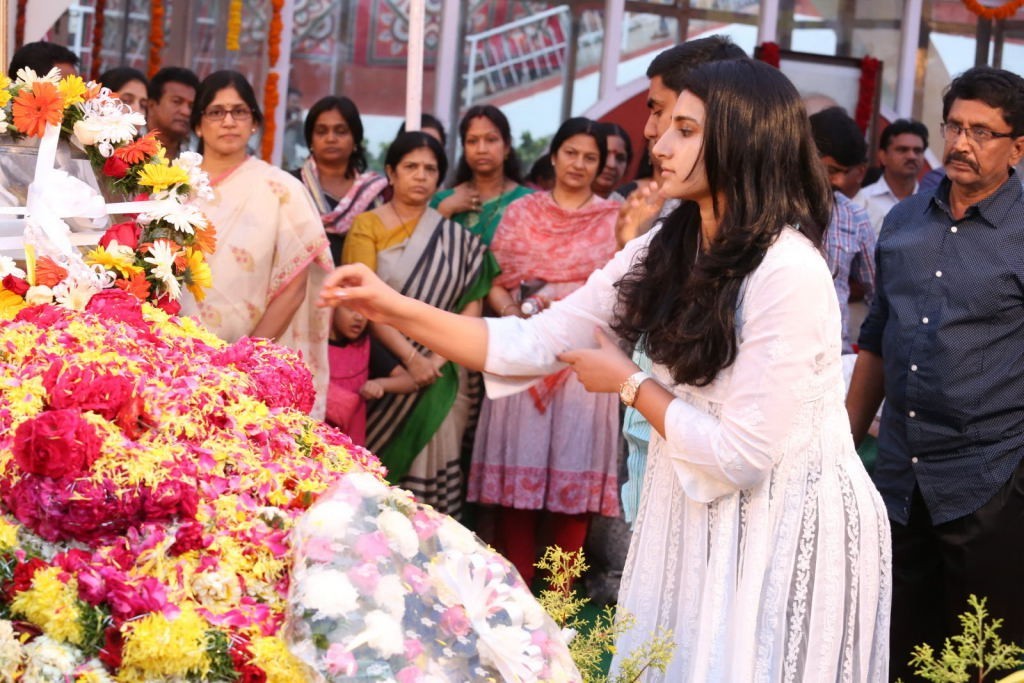 ANR Condolences Photos 06 - 28 / 194 photos