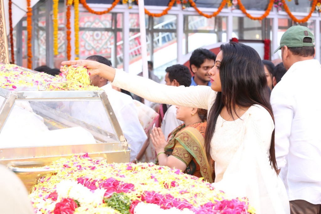 ANR Condolences Photos 06 - 84 / 194 photos