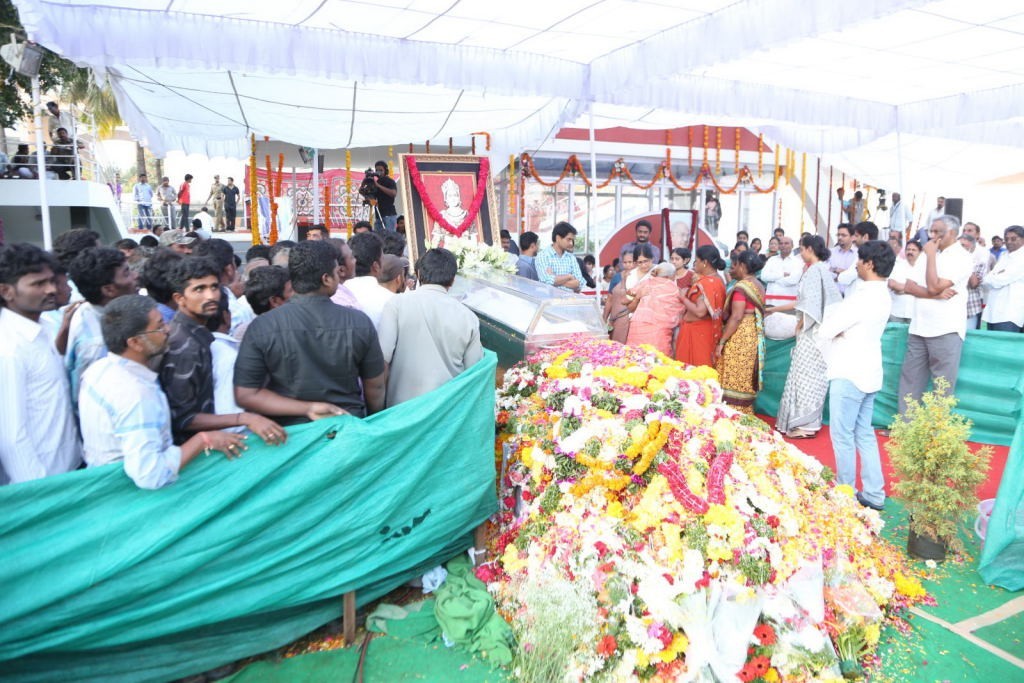 ANR Condolences Photos 09 - 31 / 440 photos