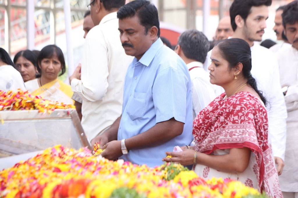 ANR Condolences Photos 09 - 33 / 440 photos