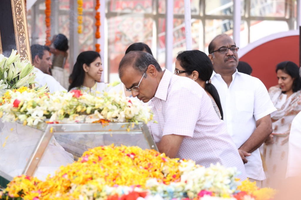 ANR Condolences Photos 09 - 60 / 440 photos