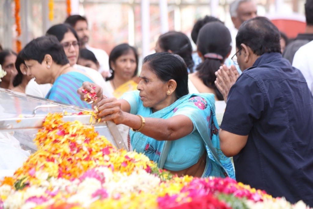 ANR Condolences Photos 09 - 104 / 440 photos