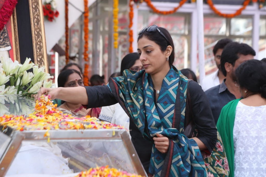 ANR Condolences Photos 09 - 132 / 440 photos