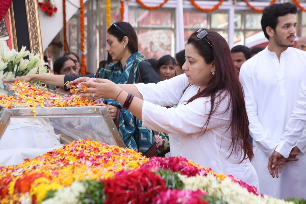 ANR Condolences Photos 09 - 146 / 440 photos