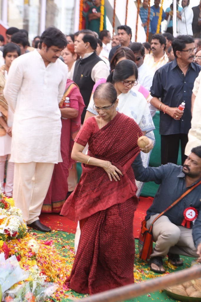 ANR Condolences Photos 09 - 173 / 440 photos