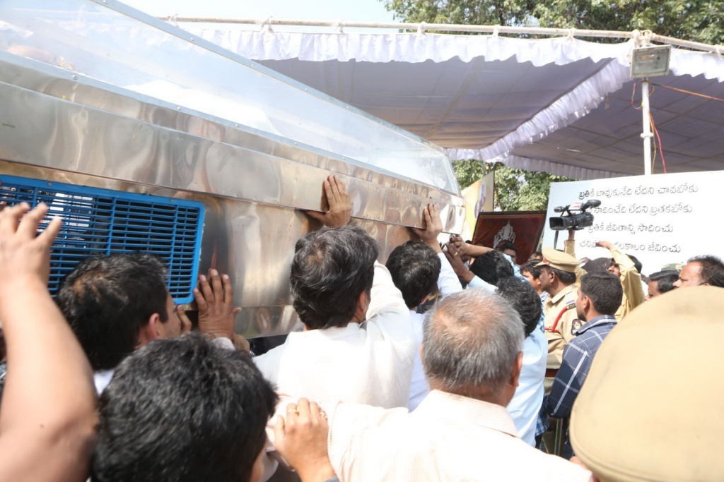 ANR Condolences Photos 09 - 207 / 440 photos