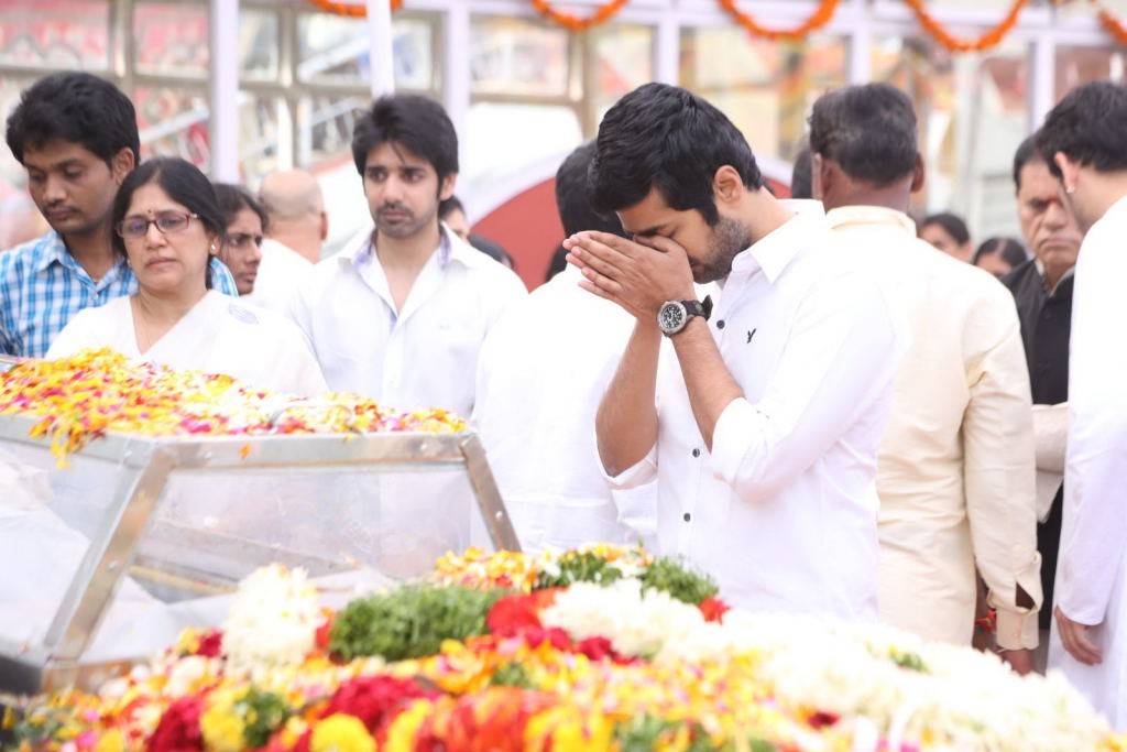 ANR Condolences Photos 09 - 216 / 440 photos