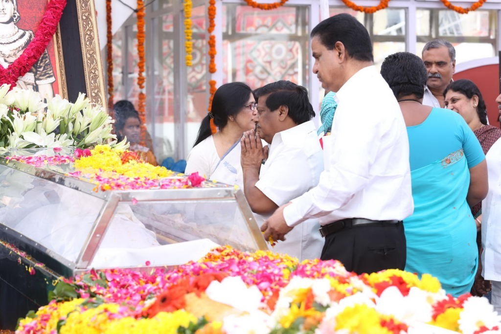 ANR Condolences Photos 09 - 218 / 440 photos