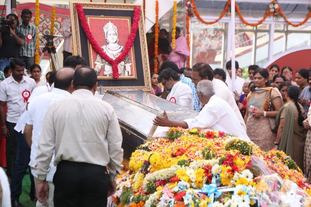 ANR Condolences Photos 09 - 229 / 440 photos